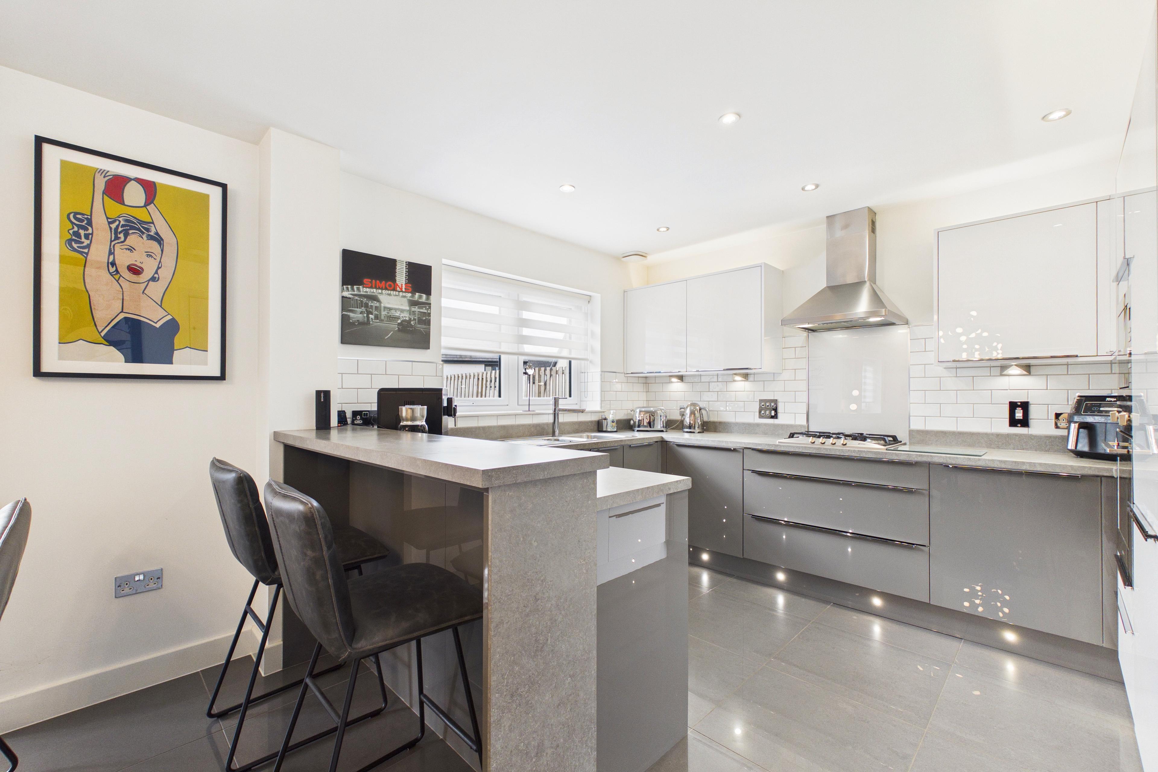 Property marketing package still image 10