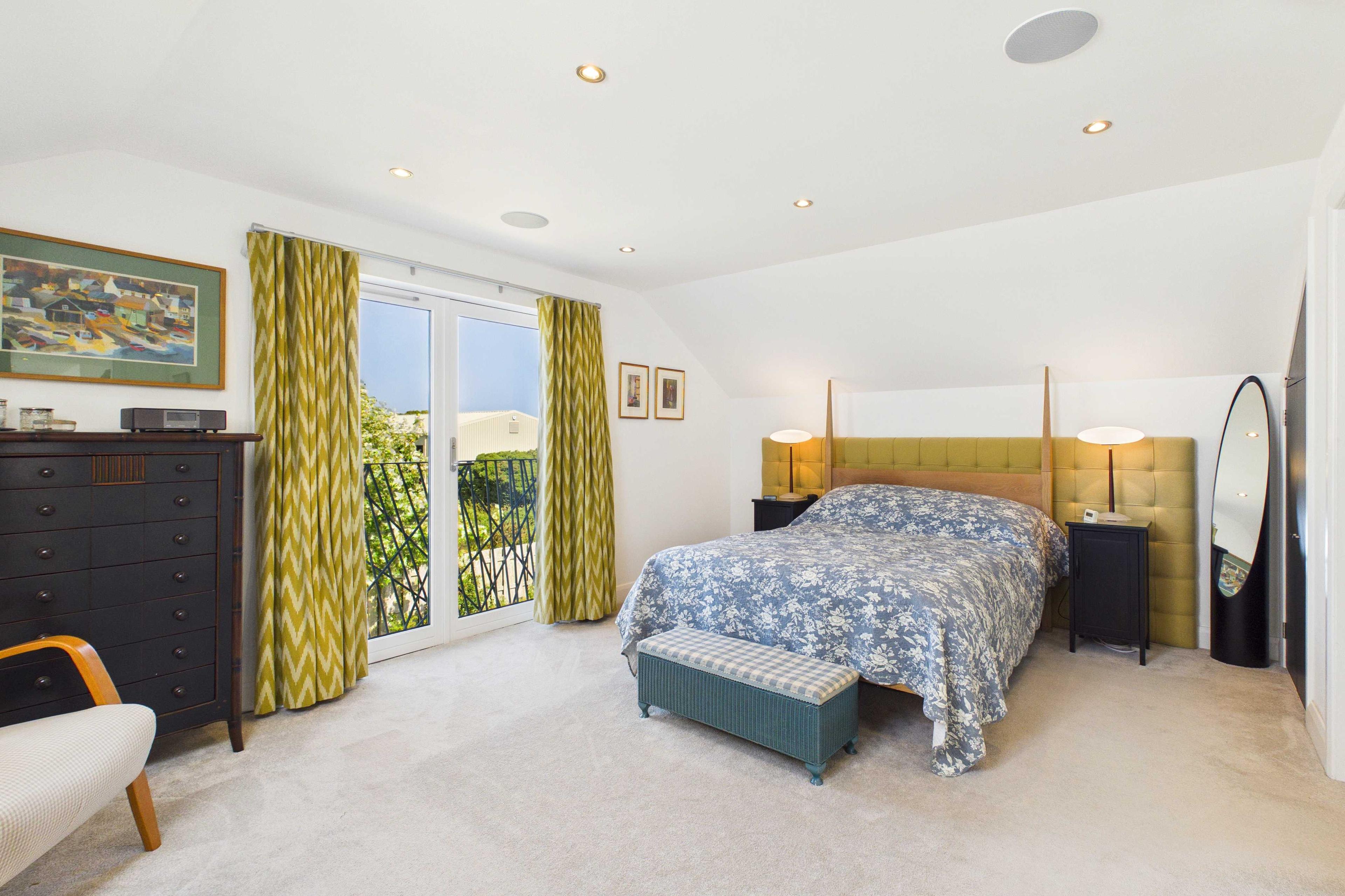 Property marketing package still image 9